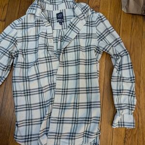 GAP Plaid Button-Up Shirt